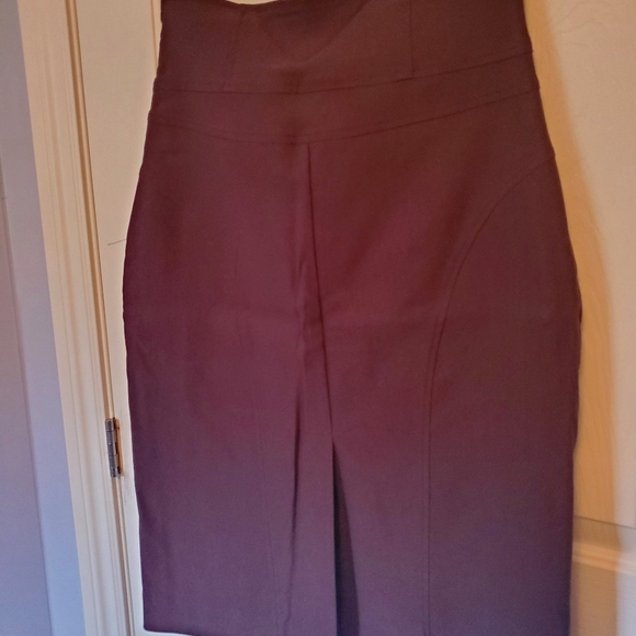 Classic pencil skirt! 🔥 - Picture 2 of 7